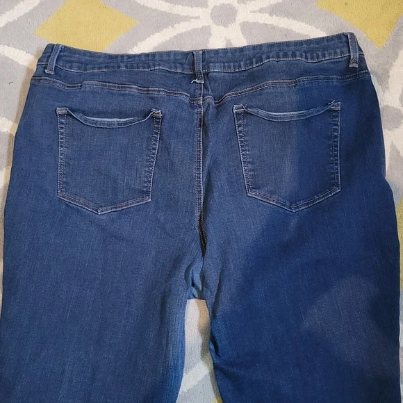 Maurices Plus jeans Sz 24W Reg - Picture 5 of 5